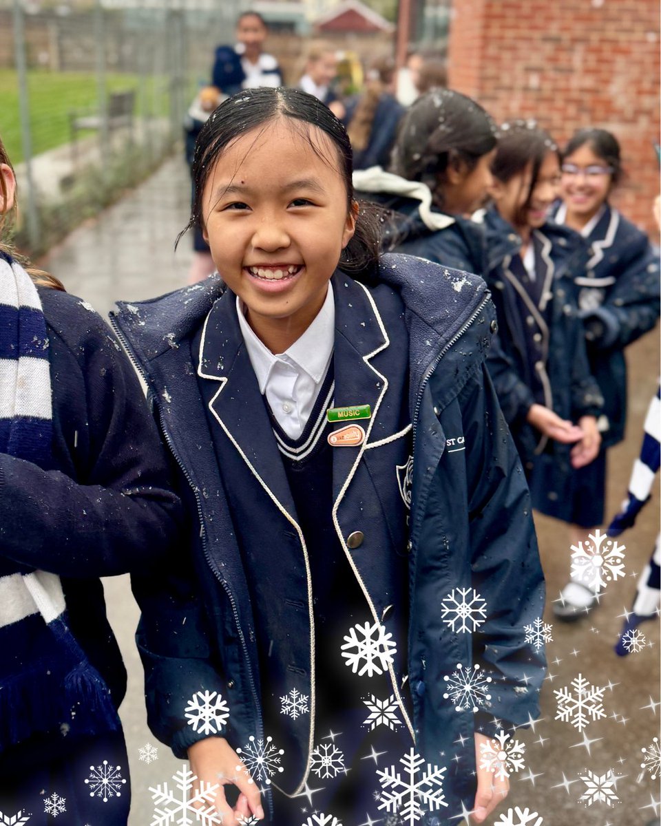 stcatherinessch's tweet image. ❄️ Pure Joy Alert! 🎀
The first snow of the season fell today! Watching the girls&apos; faces light up with the biggest smiles at the sight of snow is pure joy! #SCSdeedsnotwords #SCSgirlseducation #FirstSnow #HappyGirls #WinterWonderland #PureJoy #HappyAtSchool