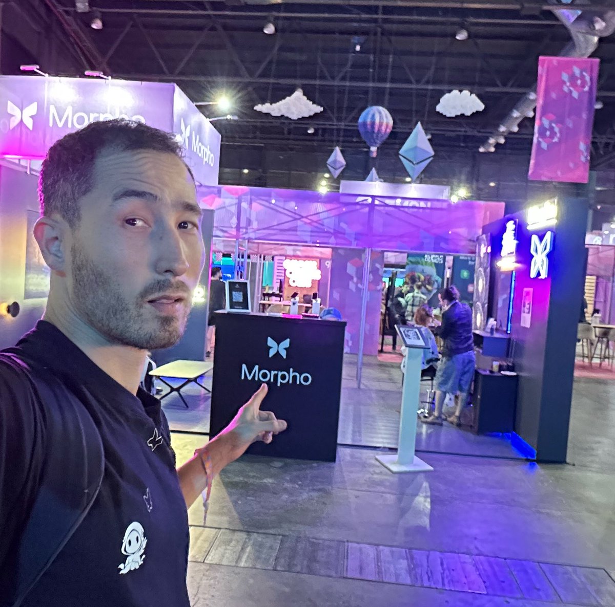 mcmoodoo's tweet image. Got the infamous @Morpho’s #DeFiMullet at the @Morpho booth at #devconnect 2025 in #BuenosAires following in the footsteps of the OG @MerlinEgalite