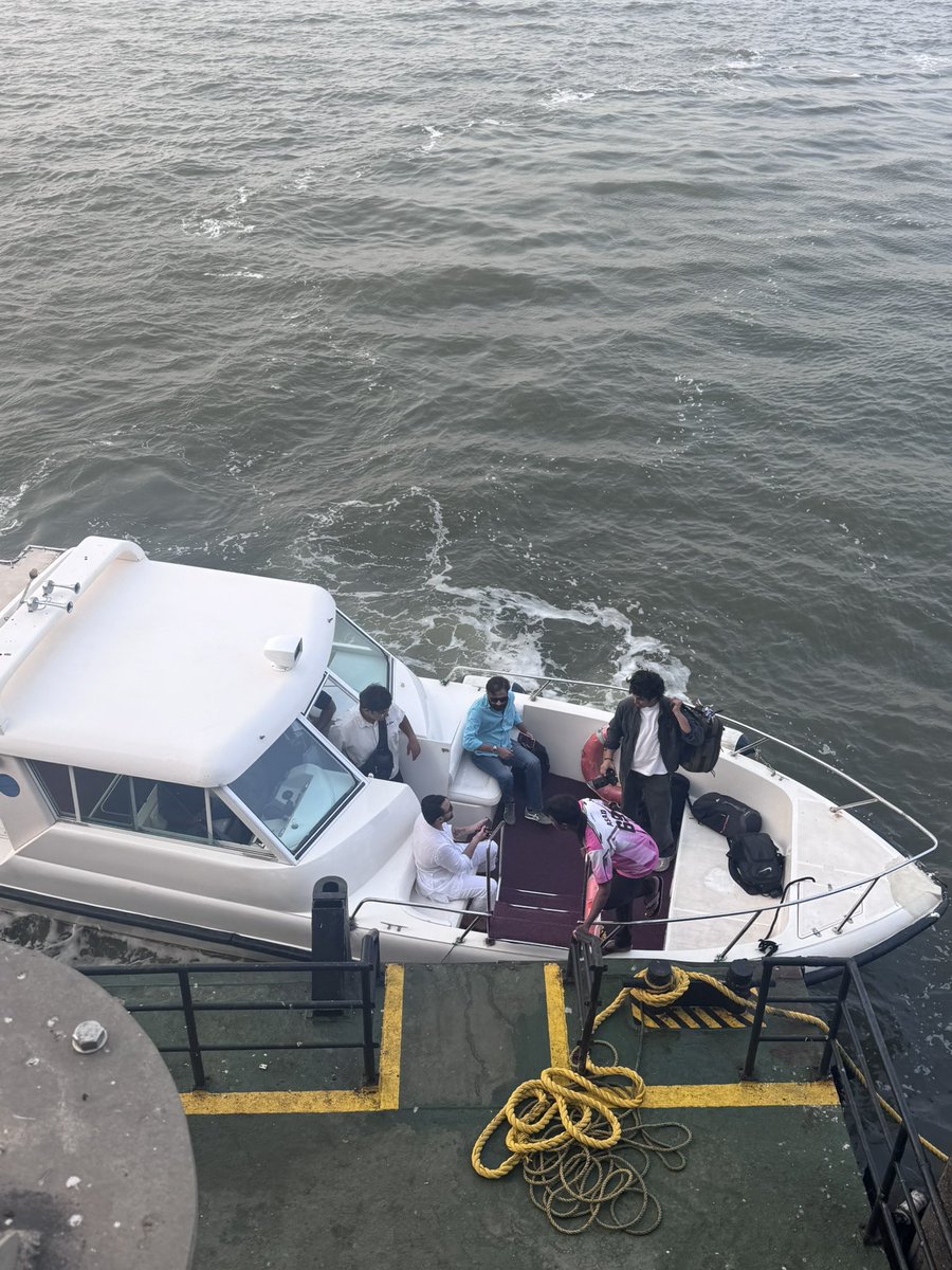 ProSreenuSuresh's tweet image. #SaifAliKhan seen getting off a speed boat at Mandwa Jetty. We wonder if it is for his next awaited film #Haiwaan ?
