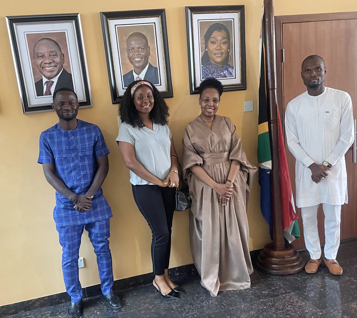 PAYWDEV's tweet photo. Earlier today, H.E Amb. Ms. Lindi Mminele Acting High Commissioner to Nigeria, received PAYW-DEV’s Executive Director Amb. Kingdom Ogoegbunam and team at the South Africa High Commission in Abuja. https://t.co/VtHEmBRmx7