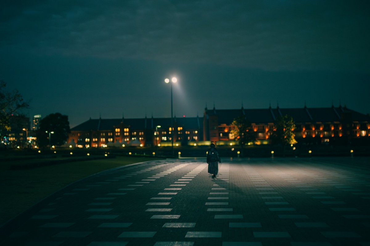 Nov.19
にぶくひかり