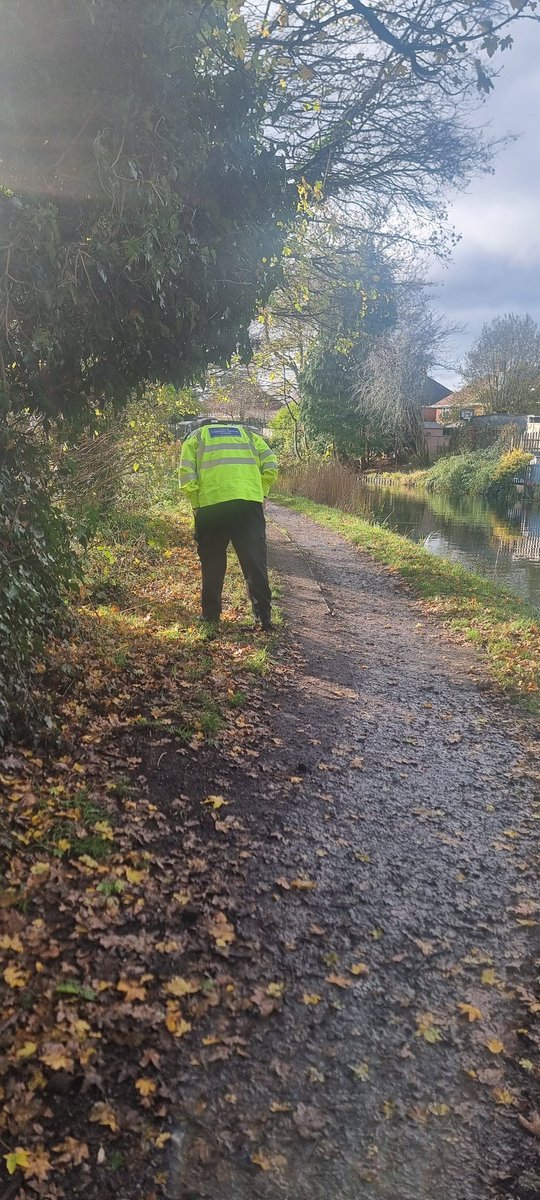 Amongst our duties today, and as part of #OperationSceptre, we have been conducting knife sweeps along the local canal towpaths.
Our continued efforts to keep our community safe and to remove weapons from our streets.