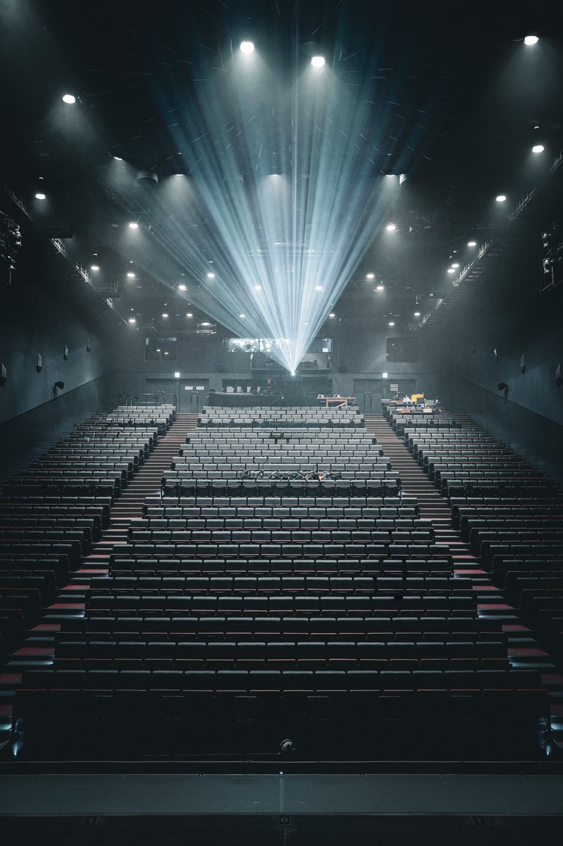 舞台『ブルーロック -EPISODE 凪-』
先ほどゲネプロが終わりました！

いよいよ明日開幕です。
劇場でお待ちしております🐝

officeendless.com/sp/bluelock_st…

#ブルステ #エピ凪
#蜂楽廻