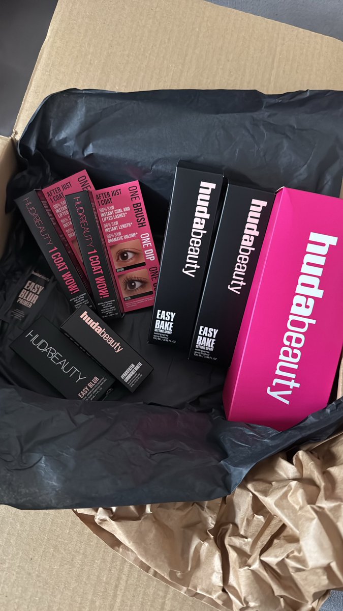 Eh merceeee 🙈🙈, j’ai déjà reçu ma commande Huda du CyberCraze