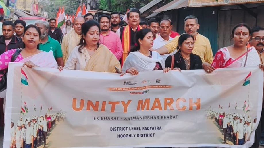 SinghRPN's tweet image. पश्चिम बंगाल में तीन दिवसीय प्रवास के अंतिम दिन, आज उत्तरपाड़ा विधानसभा में लौह पुरुष सरदार वल्लभभाई पटेल जी की 150वीं जयंती के उपलक्ष्य में आयोजित &apos;यूनिटी मार्च&apos; (एकता यात्रा) में सम्मिलित हुआ।

&apos;एक भारत-श्रेष्ठ भारत&apos; के संकल्प के प्रति यहाँ के नागरिकों और भाजपा कार्यकर्ताओं का…