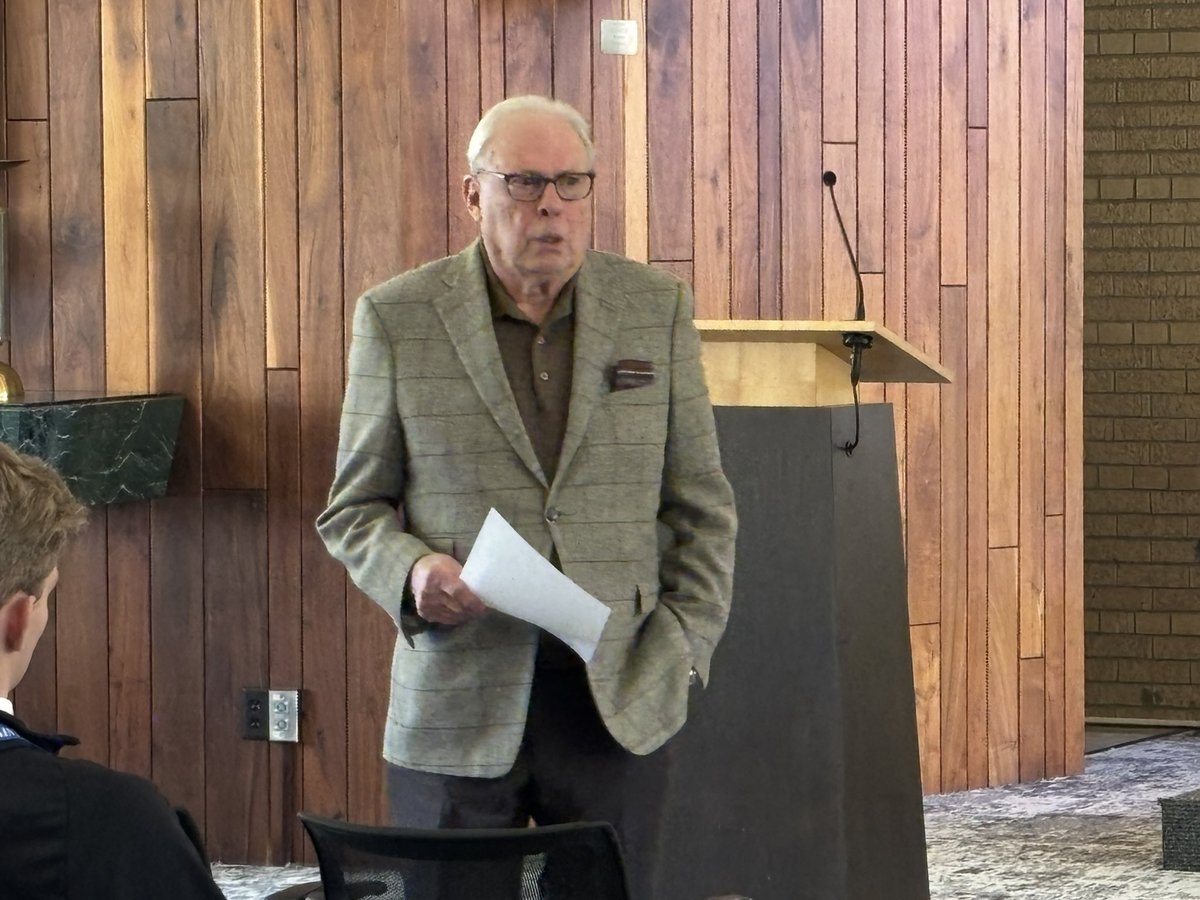 stxtigers_TFC's tweet photo. Tigers for Christ wants to thank St. X legend, Coach Joe Kroh, for speaking with us. He shared that being an athlete and being a person of faith go hand-in-hand. If you want to be good at it, it has to be hard. For there’s no growth without discomfort. Thanks, Coach! WE ARE ST. X https://t.co/YTjrn69I0x