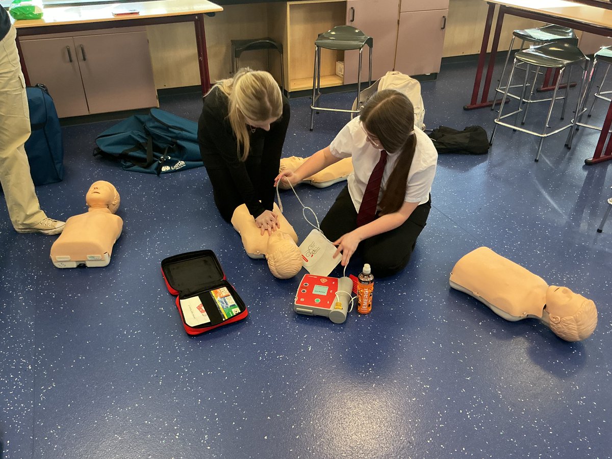 Great session today with <a href="/UWSParamedic/">UWS BSc Paramedic Science</a>  delivering CPR training to our Health Sector class! 🚑💙
Our young people gaining essential life-saving skills.
#StRochs #HealthSector #WiderAchievement #CPRTraining #UWS #LearningForLife <a href="/St_Rochs/">St Roch's Secondary</a> <a href="/StRochsScience/">St Roch's Science</a>