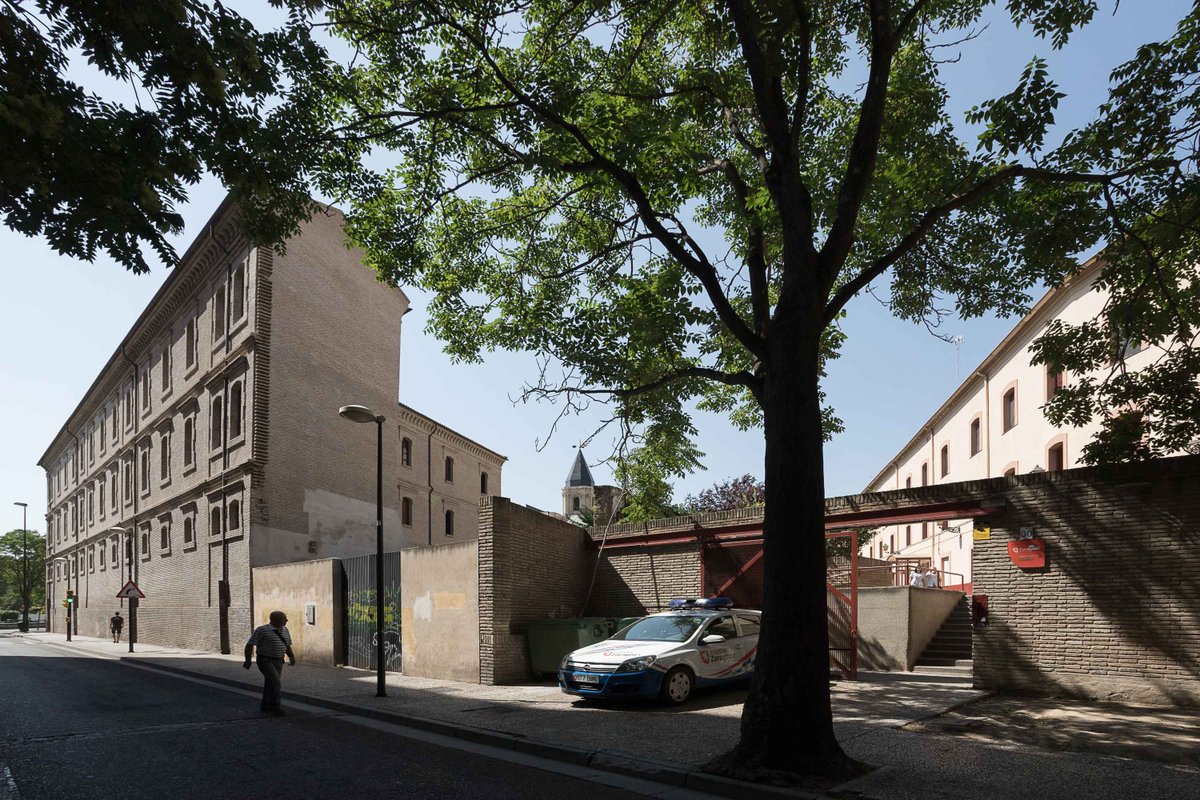 ¿Te desprendes de ropa que puede tener una segunda vida?, recuerda que el Albergue Municipal tiene un servicio ropero que se nutre de donaciones.
👕🩳Recogida en las instalaciones del Albergue, entrada por calle de las Arcadas 31, todos los días de 9:30 a 13 h. y de 15:30 a 19 h.