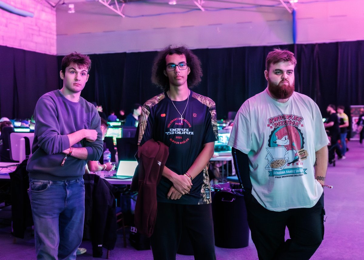 NebulaSpl's tweet image. Insane picture but the headset hair man 😭