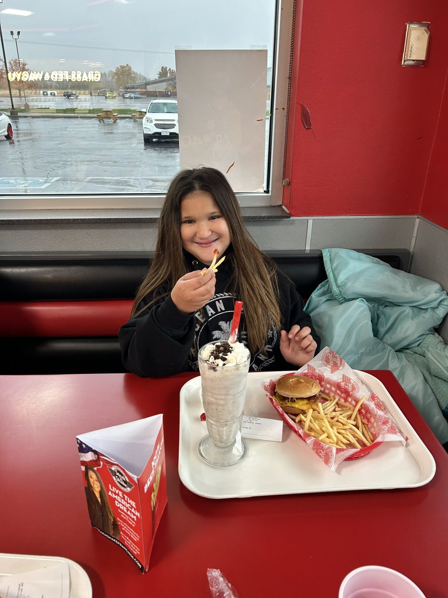 Ms Scheetz and Mr Moos class had the chance to go to <a href="/SteaknShake/">Steak 'n Shake</a> a few weeks back and practice social skills and ordering through a kiosk. They had a great time! #WeLoveShakes