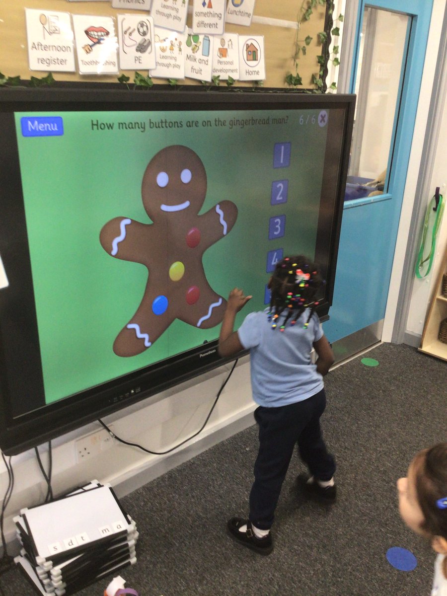 Fosse_TMET's tweet image. F2 are enjoying using the IPads and IWB to practise their Maths skills. #fmeyfs #fmmaths #fmict
