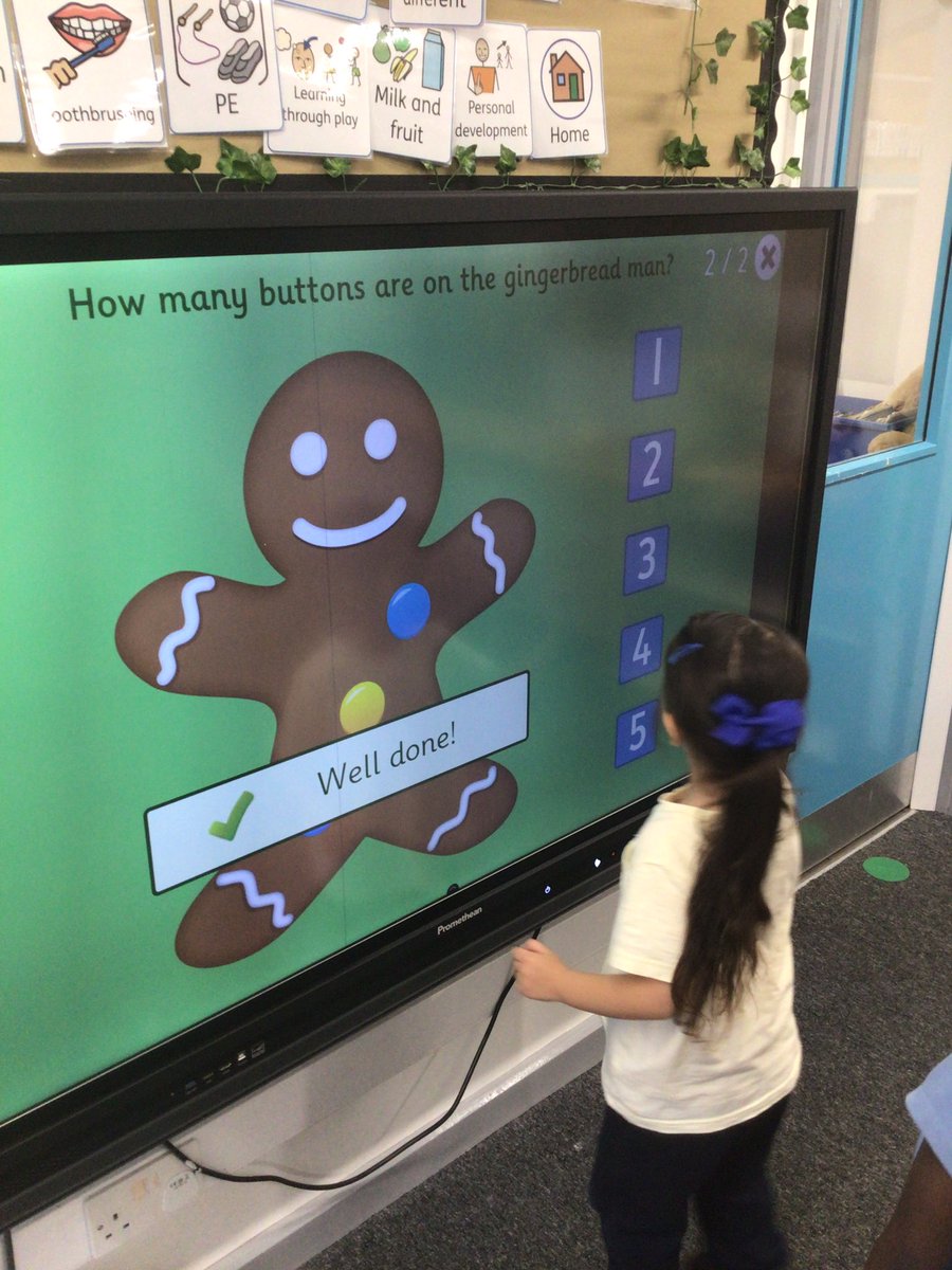 Fosse_TMET's tweet image. F2 are enjoying using the IPads and IWB to practise their Maths skills. #fmeyfs #fmmaths #fmict