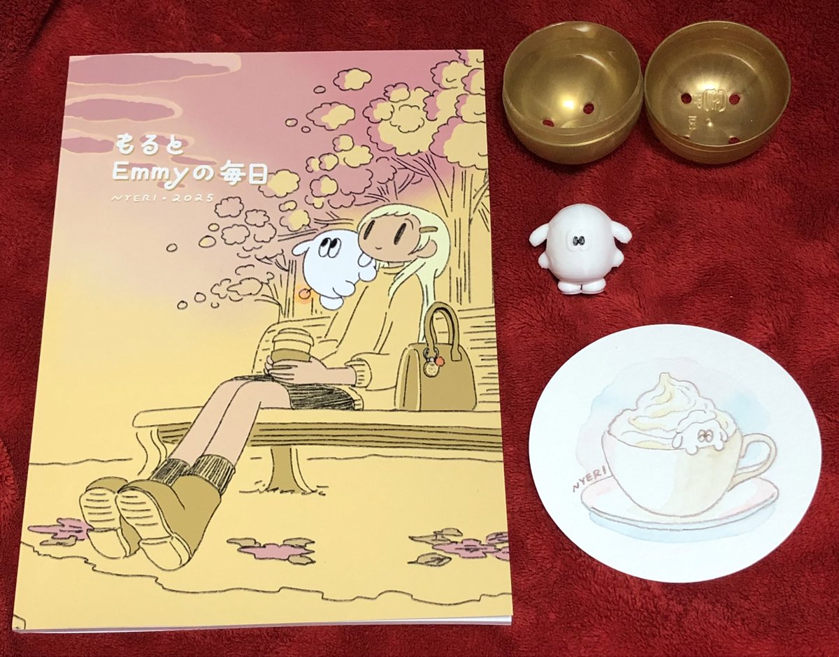 secondkotetsu's tweet image. もるSHOP（F7）ブースに出店しているにぇりさんから、もるグッズをお迎え👀✨
トートバッグは大容量かつファスナー付きで実用性抜群だし、きゃわわなもるは剥がれる心配が無いから安心して使える✨
もるとEmmyの毎日は見ているだけで癒されるし、食べ物原画もめっちゃきゃわわ✨…