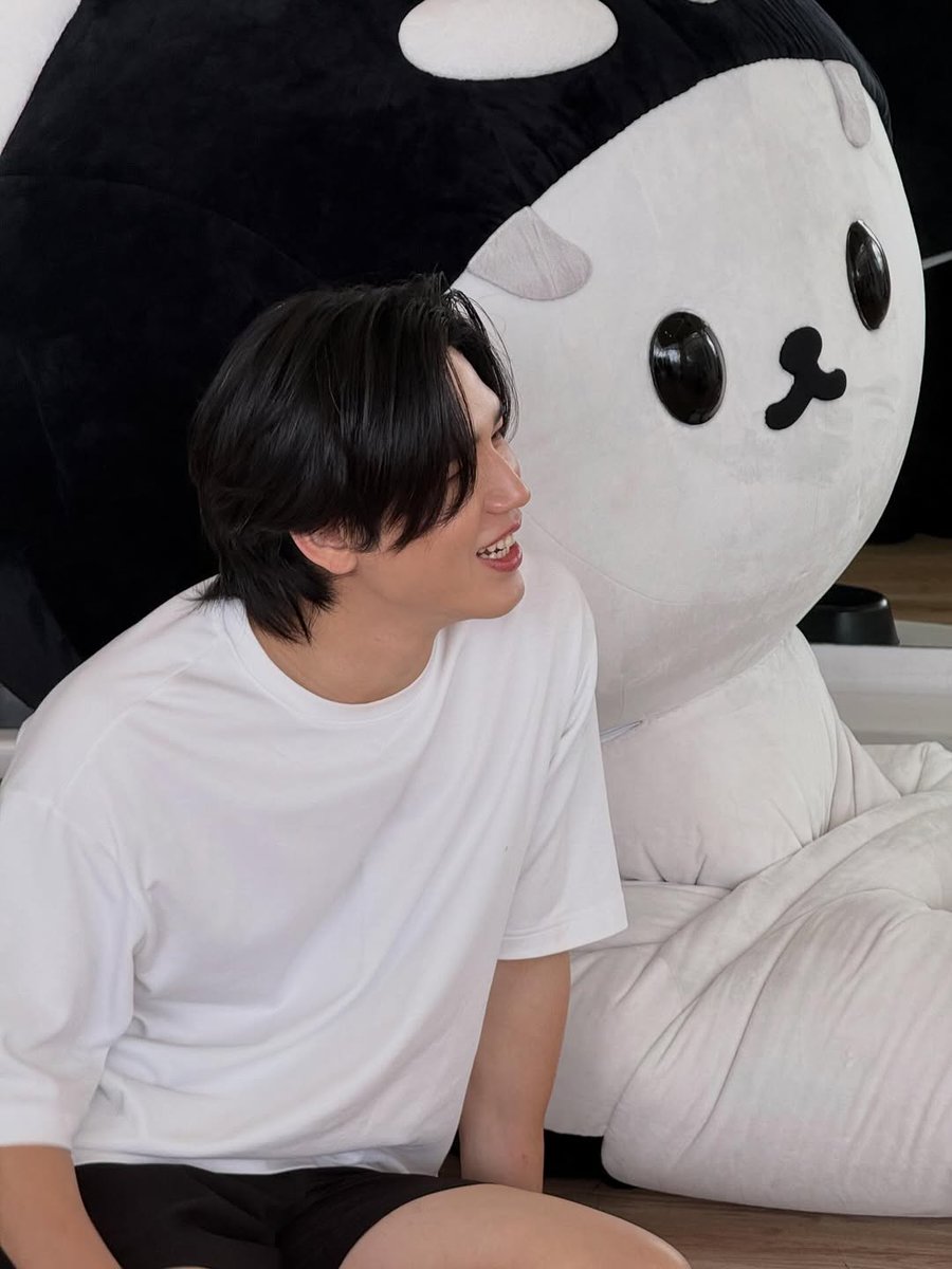 newwieeland_FC's tweet image. #ARMSHAREEP192
#Newwiee #Tawan_V
Cr. #POLCASAN 🩷💙 (1)