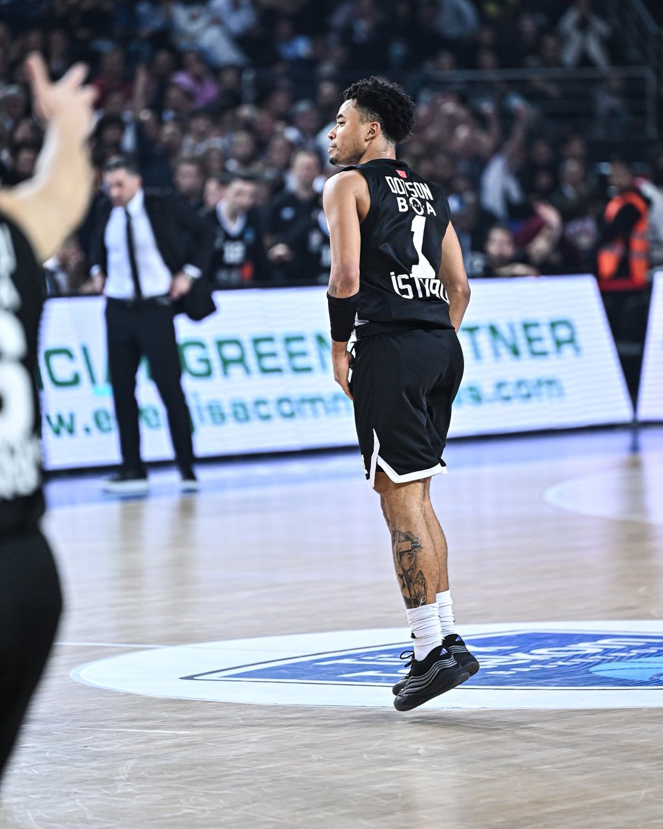 BJK_Basketbol's tweet image. 📊 20 Sayı, 3/3 Üçlük, 4 Asist, 3 Top Çalma, 0 Top Kaybı, 26 Verimlilik Puanı...

🎩 Hanımlar beyler, huzurlarınızda Devon Dotson!