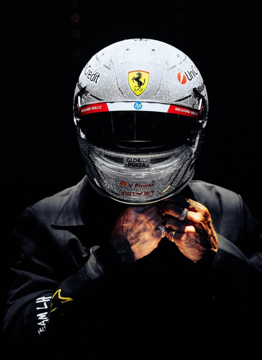 fiagirly's tweet image. 🚨 | Lewis Hamilton brings a special helmet for the Las Vegas Grand Prix!