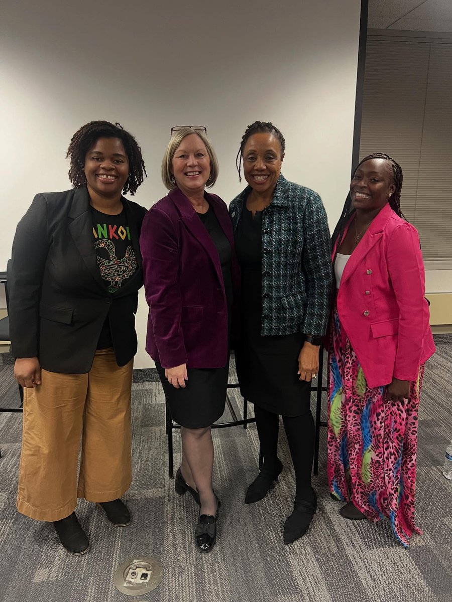SUTR_SPPS's tweet image. @sutr_spps alumni Danielle Hughes, Principal at Benjamin E. Mays Elementary, and @sutr_spps alumni Dr. Talisha Jackson, Assistant Principal at Como Park Senior High School, moderated the event.

Stay tuned for our spring Dean’s Forum! Details coming soon.

#SPPS #SUTR #UST