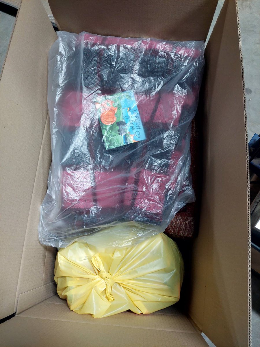 Sayravem's tweet image. I'm ordering cat food for this young soldier cat from Sumy. 🩷

I will also cover the postal cost of blankets that Ukrainians send to us from all over the country. 🩷

And i need to buy treats for soldiers of 225th tomorrow. 🩷

ℙ𝕒𝕪𝕡𝕒𝕝: RootingDar@gmail.com