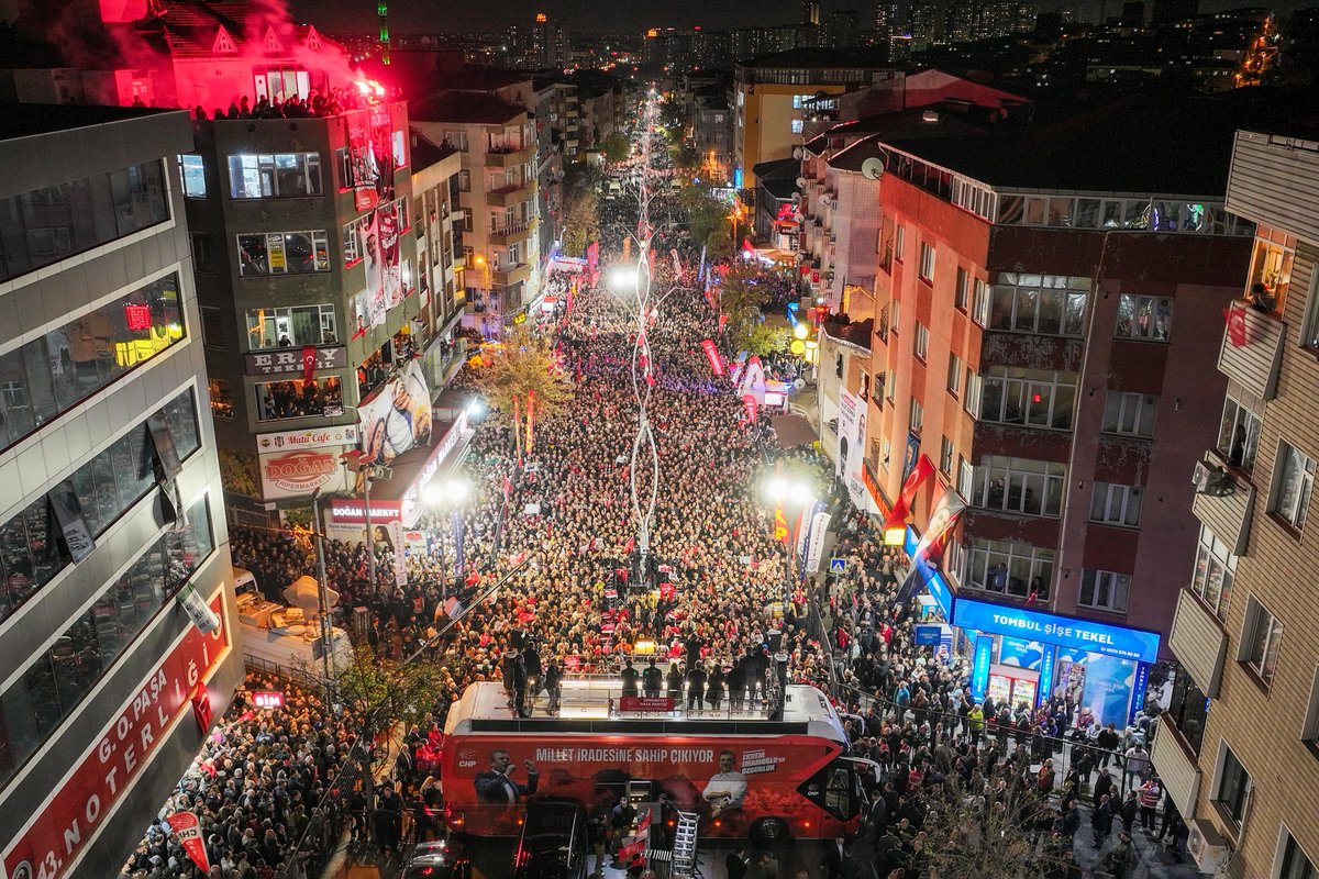 eczozgurozel's tweet image. Sultangazi’ye iyi bakın, bu gelen milletin iktidarıdır!

Umudu büyüteceğiz.
Kardeşliği büyüteceğiz.
Adaleti büyüteceğiz.

Birbirimize omuz vererek hak ettiğimiz düzeni kuracağız.

Türkiye’nin yolunu milletle birlikte açacağız!