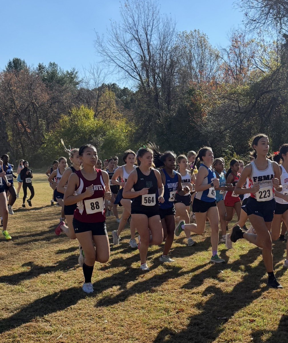 CaravelAcademy's tweet image. On November 8th, the Upper School Cross Country team traveled to Killens Pond to compete in the DIAA Cross Country State Championship. The boys team finished 22nd and the girls team finished 20th.  Congrats to all of our athletes! #caravelcrosscountry @DIAA_Delaware