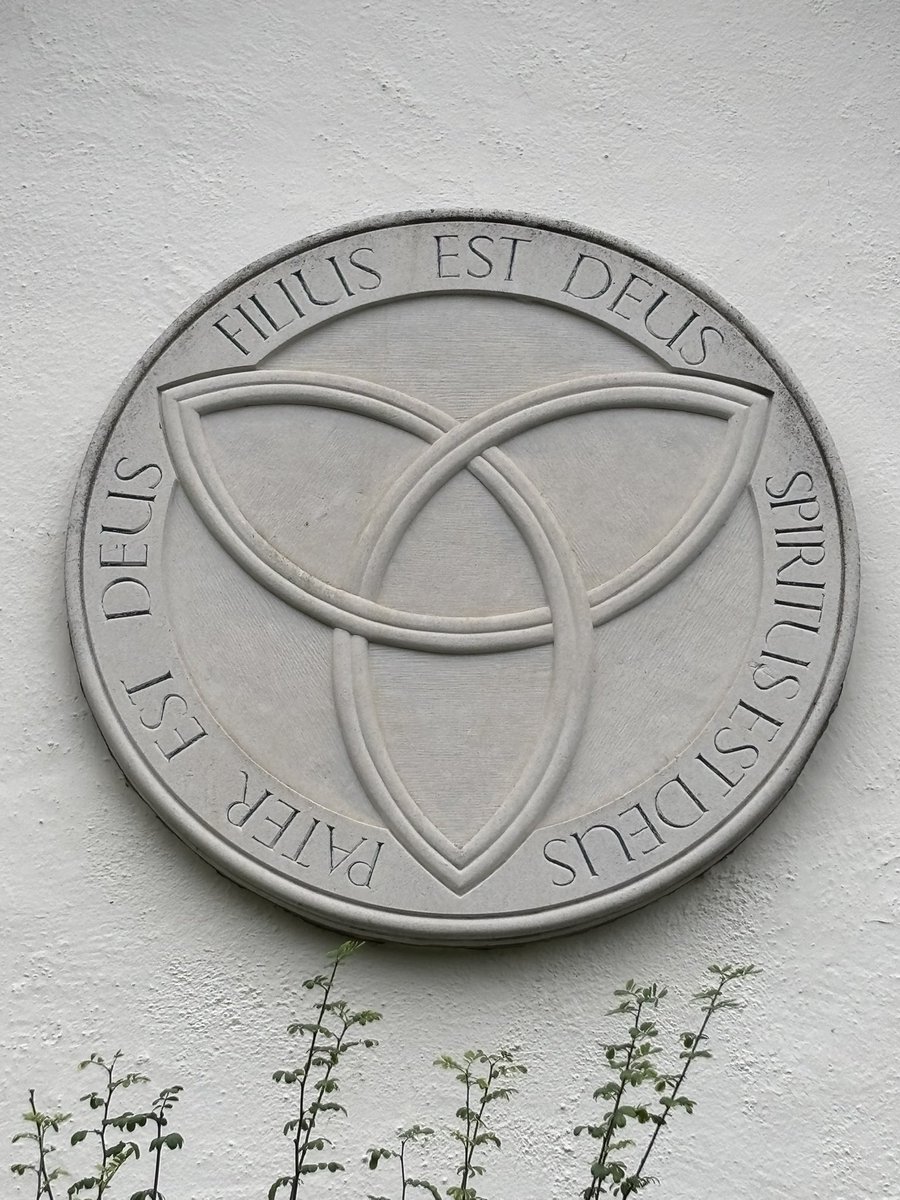 Return!

Meditation

Following the breath in and out.
Maranatha, a silent mantra on the lips,
and as the stillness progresses,
distractions or no (always likely - just another opportunity to return and attend to God),
the heart is caught up in love.

Also:
St Hilda, pray for us!