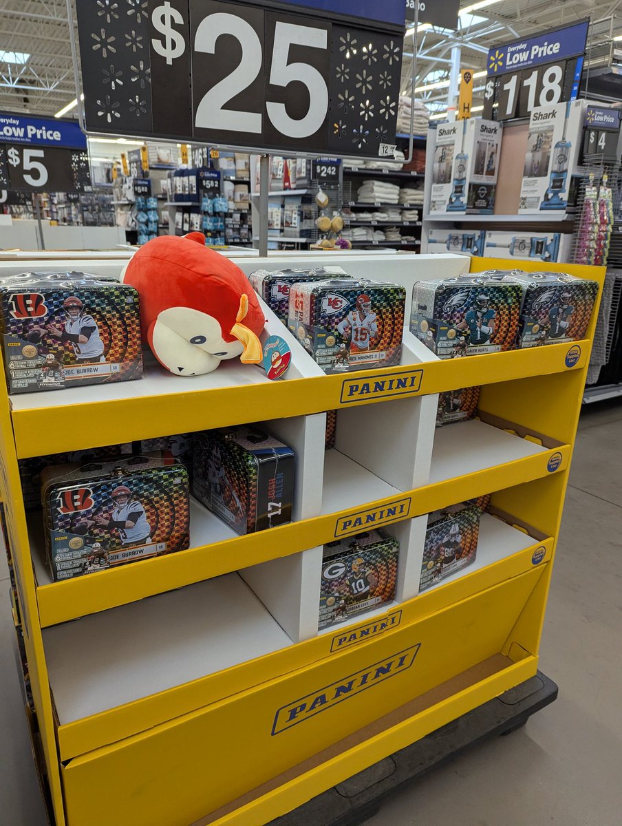 MaskedCollect's tweet image. I want the panini stand!