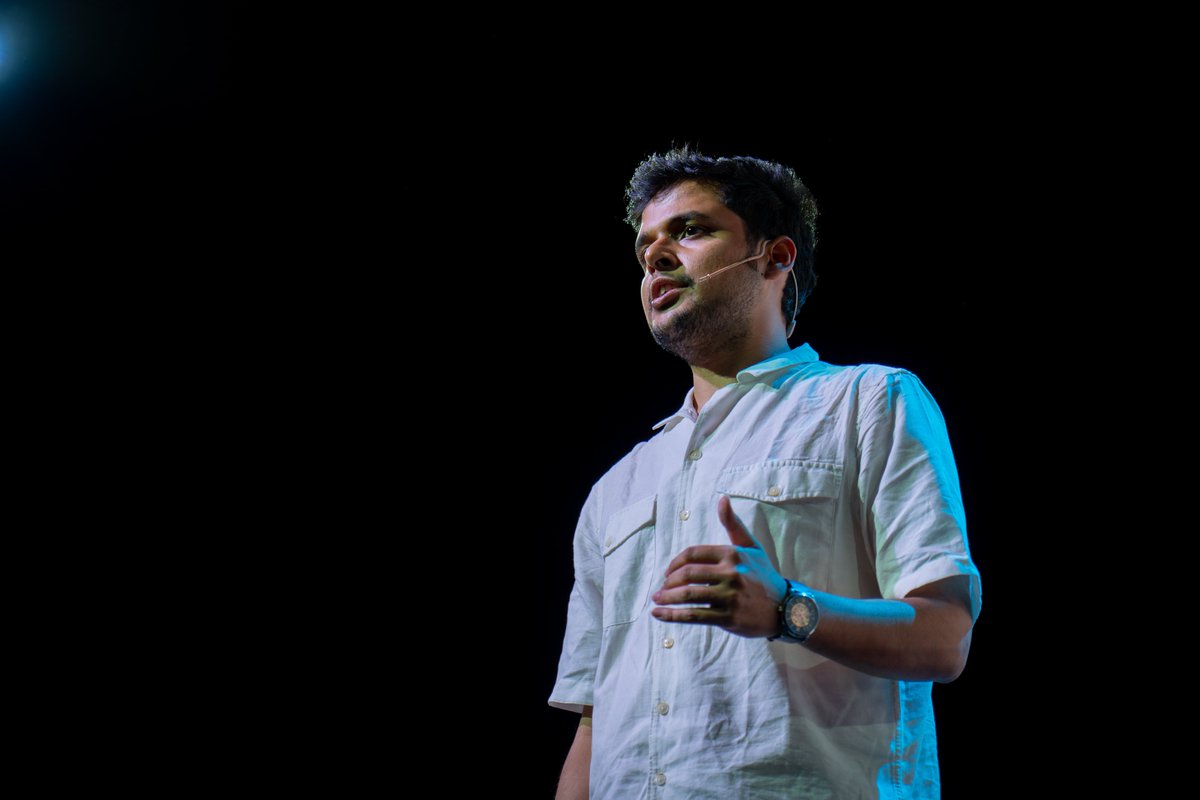 crecimientoar's tweet image. ALPHAENGINE TAKING THE STAGE

@0xAlphaEngine takes the stage in the first pitching half of the Startup World Cup Final at @EFDevcon.