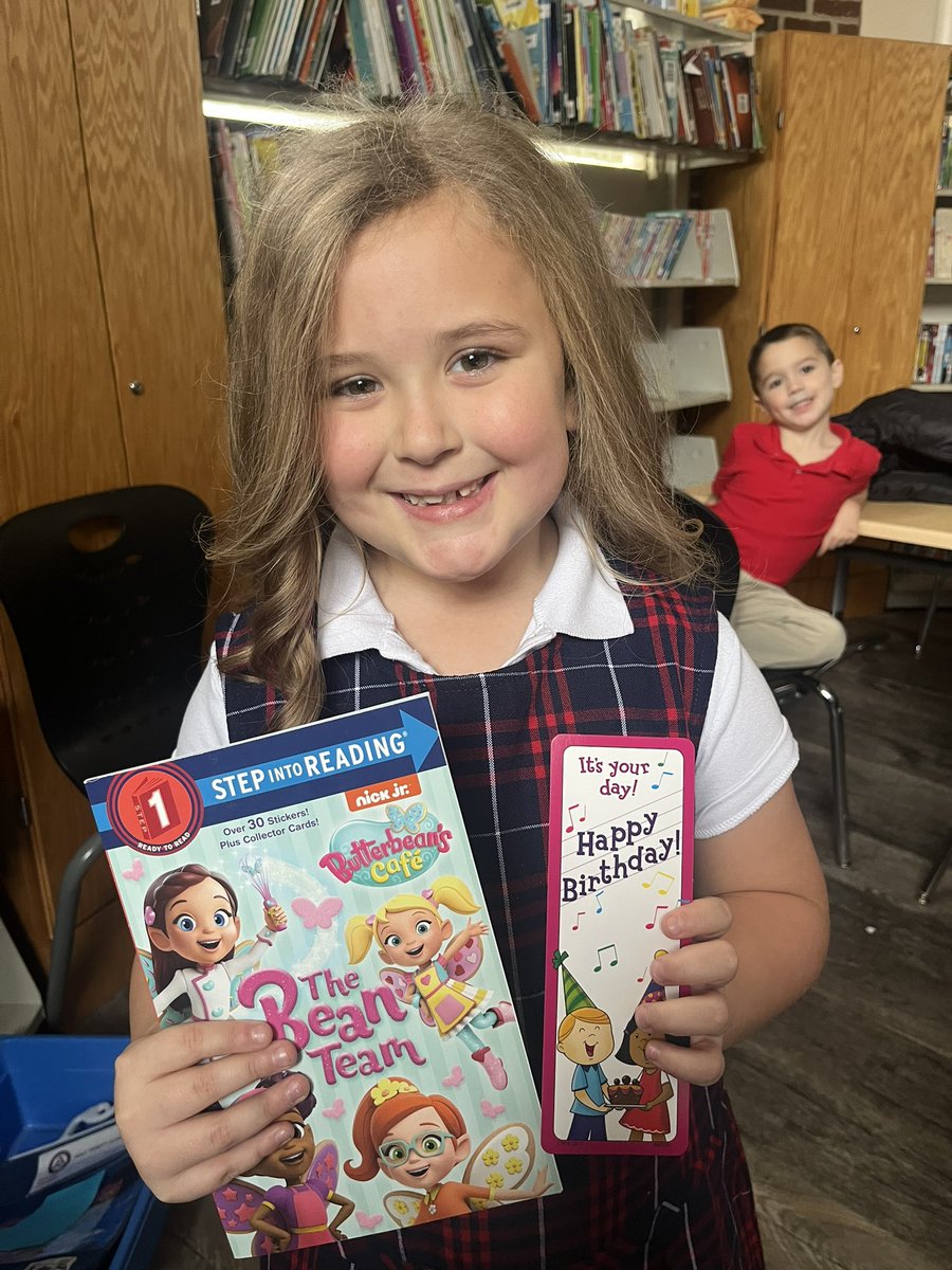 htsavonlibrary's tweet photo. Birthday Girl! Thank you for your donation to our library.🎉🎈 https://t.co/LhhioJ18jB