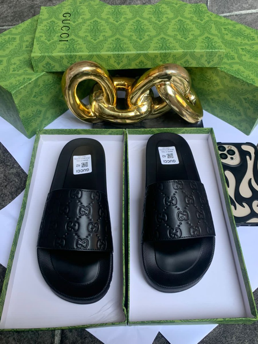 ur_PlUG21's tweet image. ITALIAN FOOTWEARS AVAILABLE 
Original quality 

BOXED
40___45 
43,000 ONLY