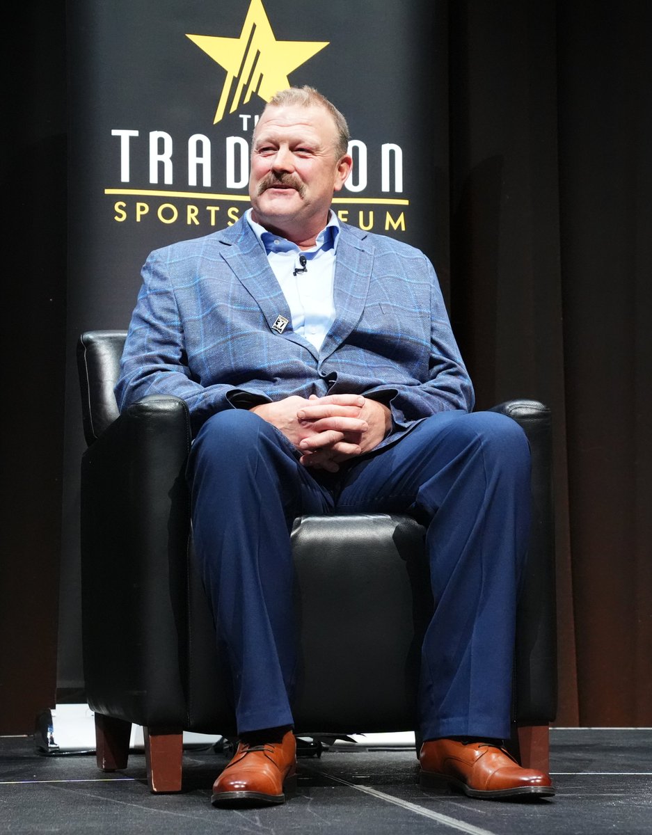 NHLBruins's tweet image. Timmy Time at The Tradition 👏

B's legend Tim Thomas was honored with the Hockey Legacy Award on Tuesday night at @TheSportsMuseum's annual event at @tdgarden.