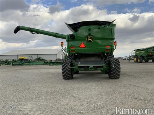 FarmsNews's tweet image. 2024 John Deere S770 👇

PRWD axle, chopper, corn/bean combine type, singles, contour master fore/aft, power folding bin extension, and more.

usfarmer.com/harvesting-equ…

#Combine @HeritageTractor
