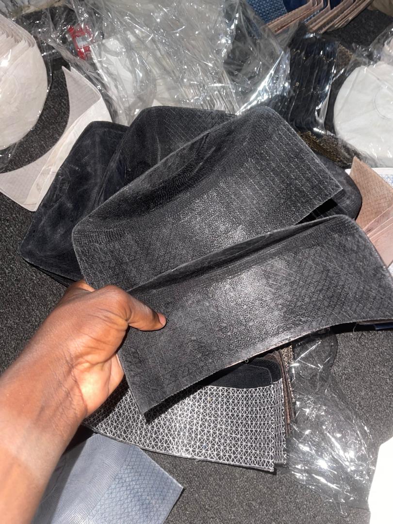 TweetsbyAzeez's tweet image. Black ELEGANZA CAPS Available In All Sizes🎊🔥

🏷️:10K Each
📍Kano,Nigeria ✦ 08148663410

Delivery Nationwide | Kindly Repost