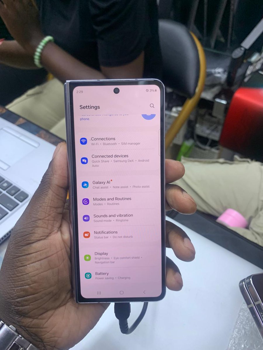 TechChapK3's tweet image. Samsung Galaxy Z Fold 5
12gb RAM 
512gb Storage 
EX-UK 

Available @Ksh.84,000

#Samsung #Samsungkenya #samsunggalaxy #samsungzfold5 #galaxyzfold5 #zfold5 #samsunglife #tech #techlife #techlifestyle