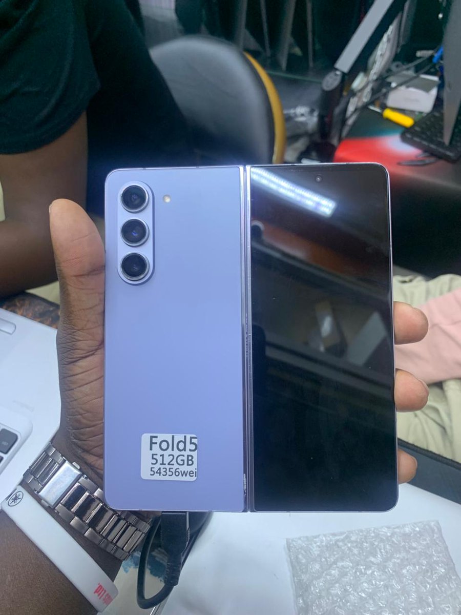TechChapK3's tweet image. Samsung Galaxy Z Fold 5
12gb RAM 
512gb Storage 
EX-UK 

Available @Ksh.84,000

#Samsung #Samsungkenya #samsunggalaxy #samsungzfold5 #galaxyzfold5 #zfold5 #samsunglife #tech #techlife #techlifestyle