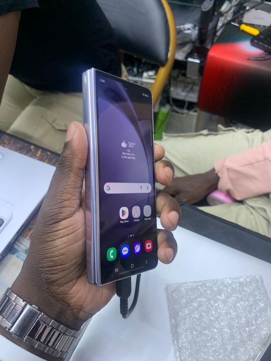 TechChapK3's tweet image. Samsung Galaxy Z Fold 5
12gb RAM 
512gb Storage 
EX-UK 

Available @Ksh.84,000

#Samsung #Samsungkenya #samsunggalaxy #samsungzfold5 #galaxyzfold5 #zfold5 #samsunglife #tech #techlife #techlifestyle