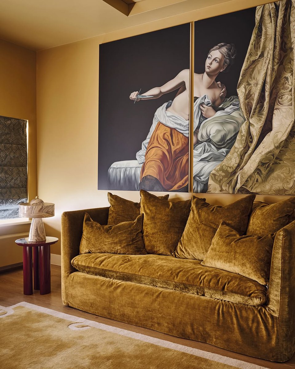 SuiteWood's tweet image. Did you notice the @maisondevacances  Canape Lit Boho in bronze velvet in this great project by @nicemakers in Manera 13 and Manera Benelux 01 by @maneramagazine and @manerabenelux

Photos: @danielschaeferstudio
Text: @iikerog