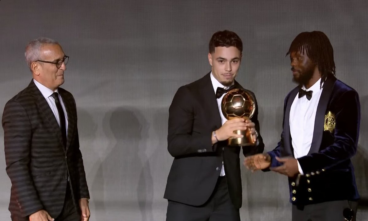 🚨 𝗢𝗙𝗙𝗜𝗖𝗜𝗔𝗟: The CAF Young Player of the Year is....

Othmane Maamma! 🇲🇦✨