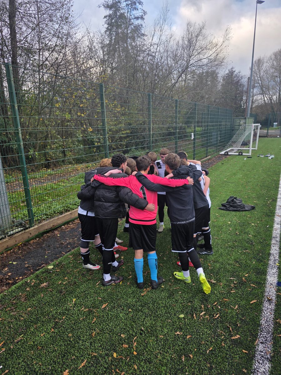 Year 10 Boys Football Team - <a href="/ArrowValeSchool/">Arrow Vale School</a>  unfortunately lost 1-3 to a very strong Thomas Telford team.  AV scored first and hit the post at 1-0 but couldn't hold on.  Zack was great at the back to secure MOM. Well done Team! 🙌🏼