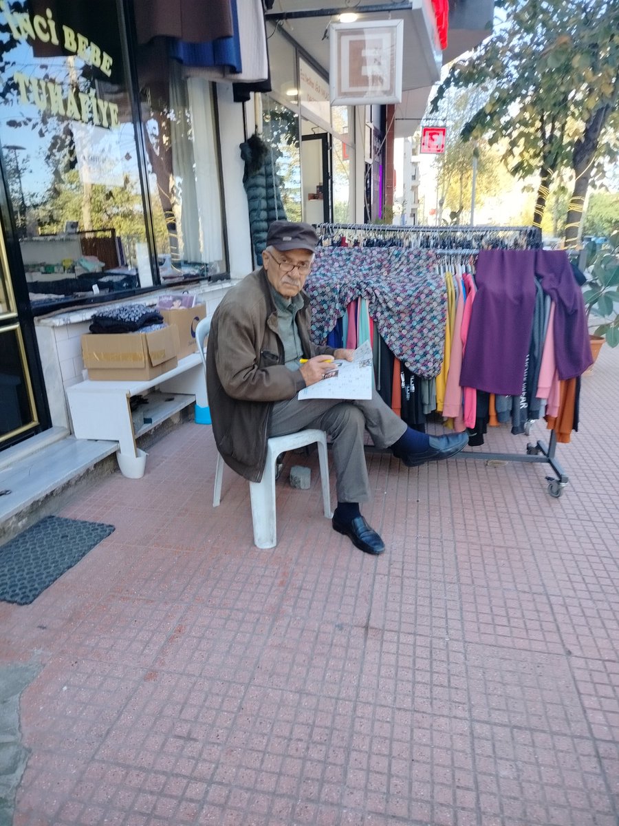 Akçaabatlı Rahmi amcaya doktor tavsiyesi #bulmaca çözmekmiş?