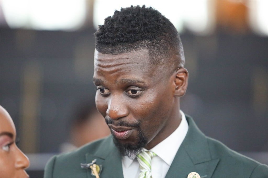 Am_Blujay's tweet image. When he starts talking that’s your chance to take a break from the #AdHocCommittee and go to the toilet or kitchen to drink water , he is on the side of the criminals