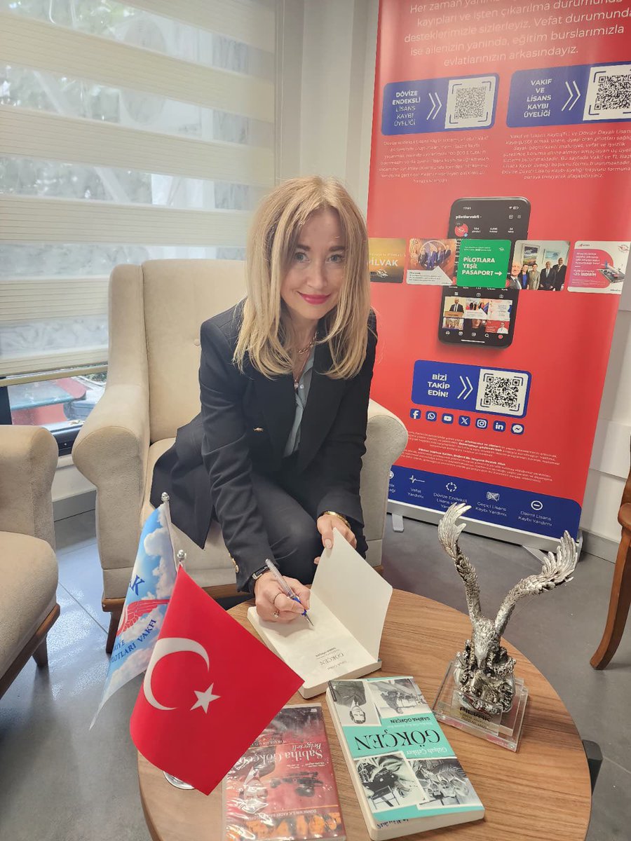 gulsah_celiker's tweet photo. Bugün Pilvak Vakfında, yeni kitabım: ‘Gökçen’i imzaladım.  Sabiha Gökçen Belgeselini de YouTube kanalımda izleyebilirsiniz.. @DestekY @hulya_inanc https://t.co/PJDRfBvuEl