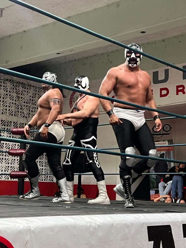 Mascara2milJr's tweet photo. “Todo momento es bueno para aquellos que saben cómo trabajar y tienen las herramientas para hacerlo.”
-Carlos Slim
#mascaraaño2000 #mascaraaño2000jr #machote #jr #legado #luchalibremexicana #wrestling #rudos #disciplina https://t.co/lLVCwgnF4j