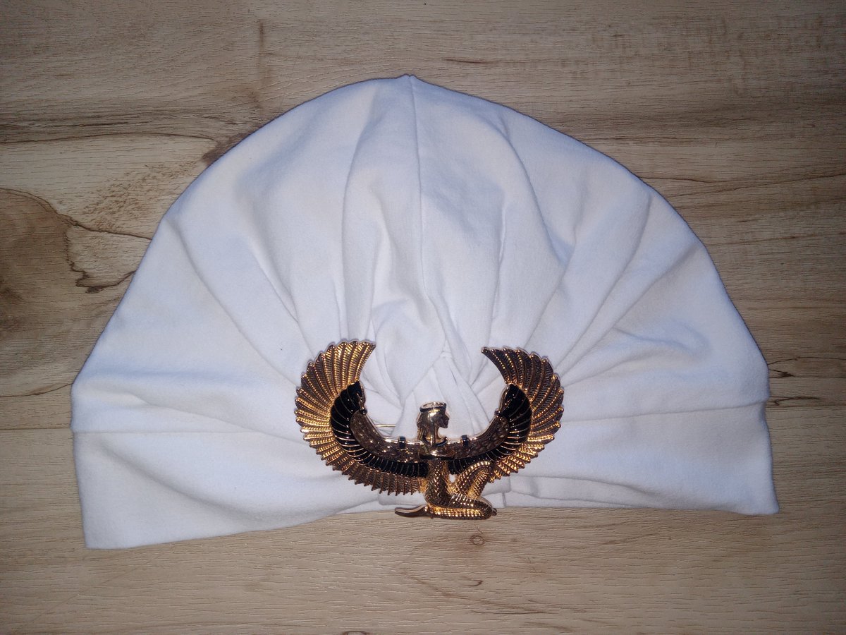 Cover Yo Dome When Yah Out In Rome
Then Wrap Yahself Tight And Everythang Will Be Alright 

Looking For Coverings Click Here👇🏽👇🏽👇🏽👇🏽
underthsun.store/collections/tu…