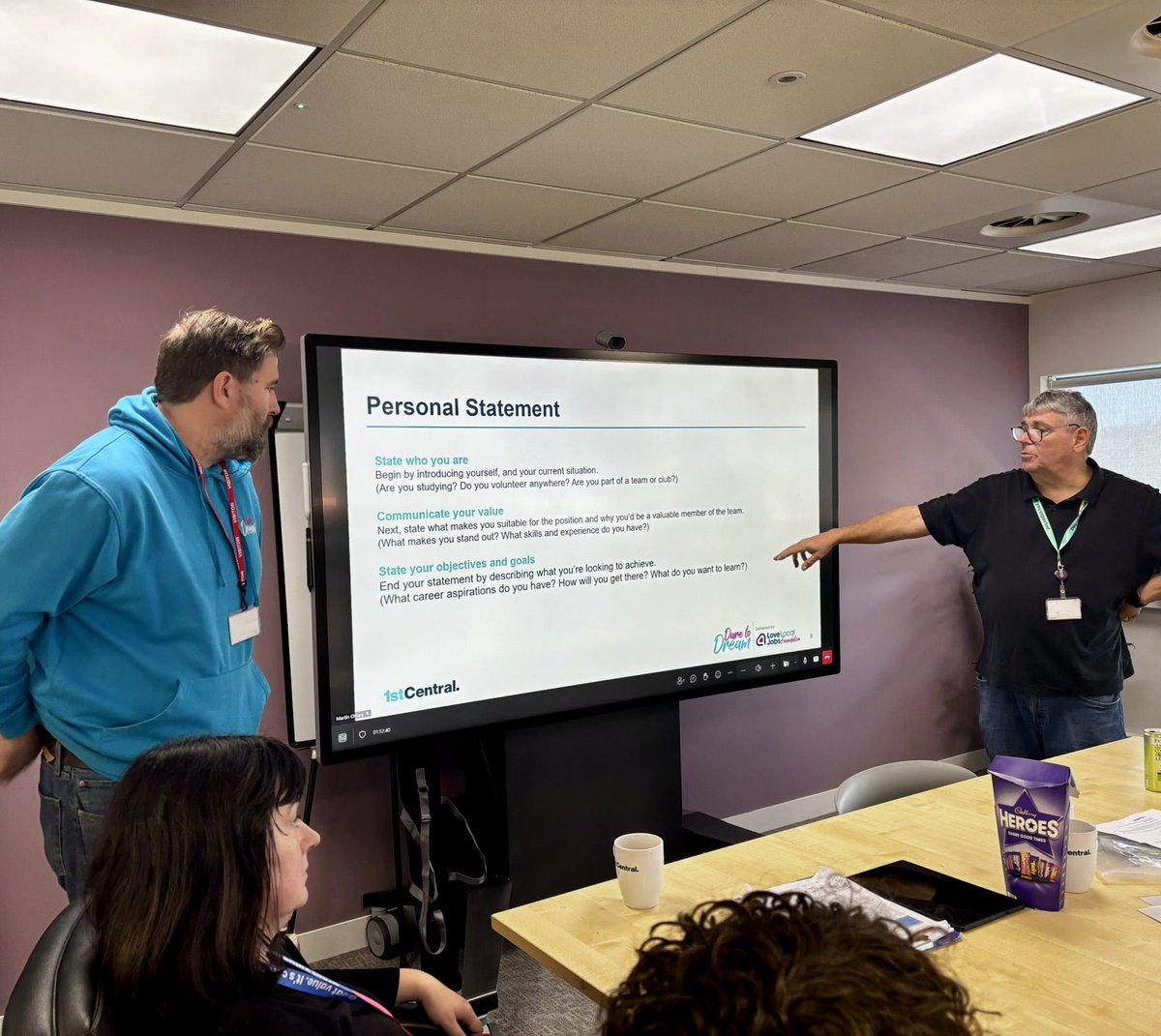 Thanks to <a href="/LLJFoundation/">Love Local Jobs Foundation</a> these Y9s had a workplace visit on Monday, hosted by the <a href="/1stCentral/">1st Central</a> insurance HQ to complete a team building escape room &amp; have a chance to write their own personal statements with their brilliant Dare to Dream mentors. 💜🙏💜 #BusinessMentoring