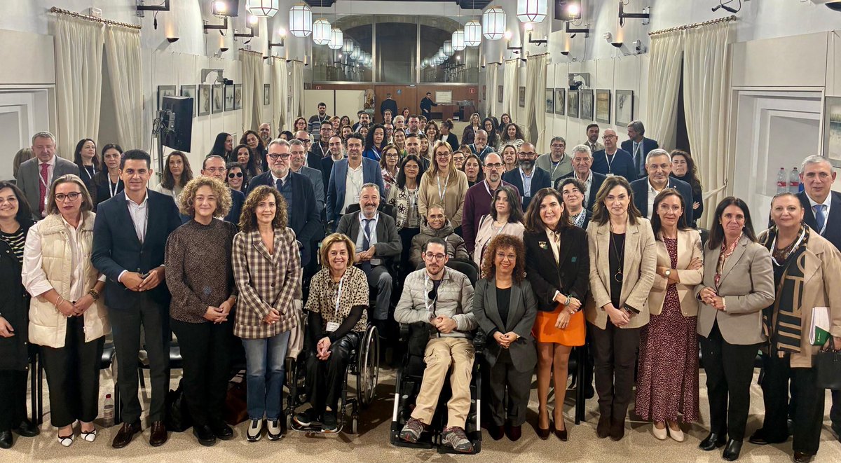 RBlancoEguren's tweet photo. Presentamos junto a @CERMIAndalucia el II Plan de Empleo para Personas con Discapacidad de #Andalucía. Una prioridad para @AndaluciaJunta.

Esta tierra no deja a nadie atrás. El #empleo no solo transforma la economía, transforma a las personas. https://t.co/V9ikAPn37n