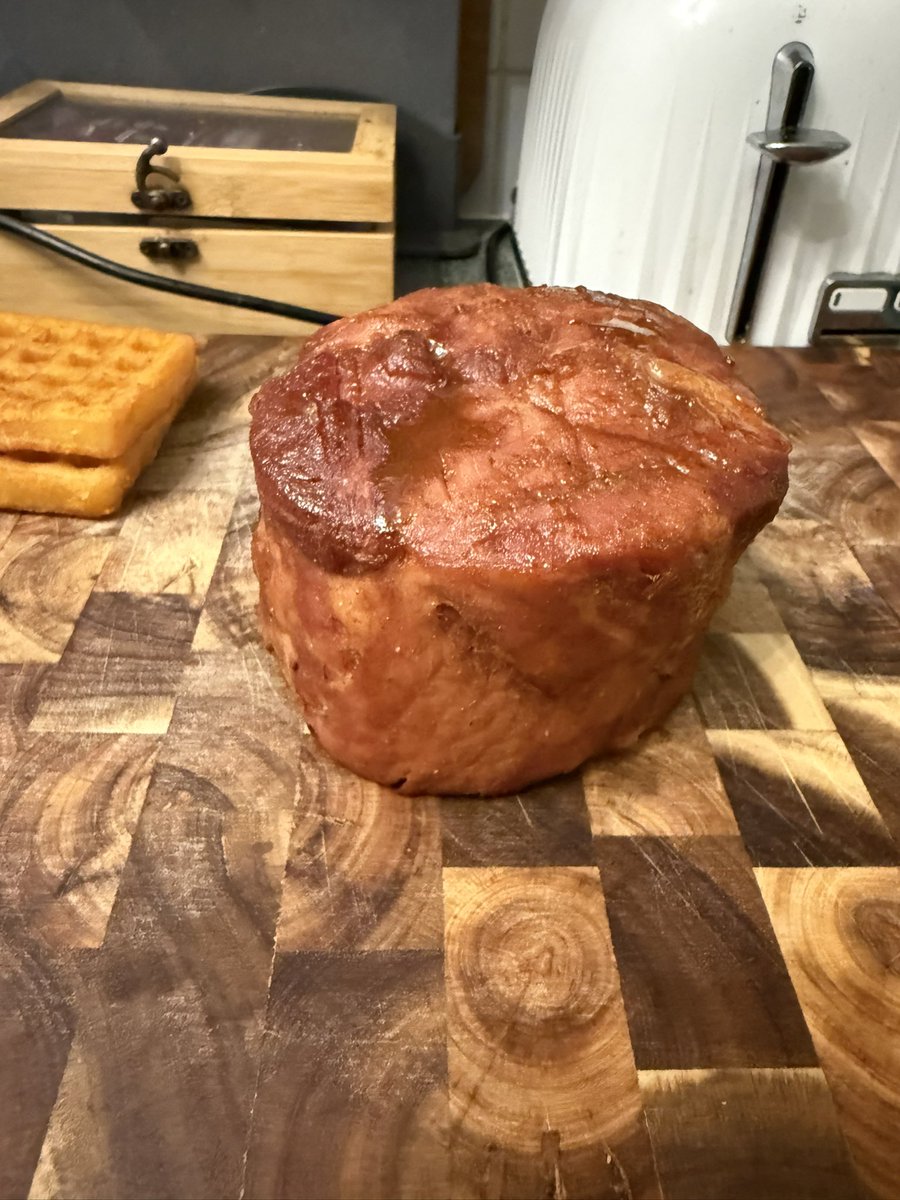 RobsonOReardon's tweet image. Coca Cola slow cooked gammon with a homemade honey and rum glaze 🤤