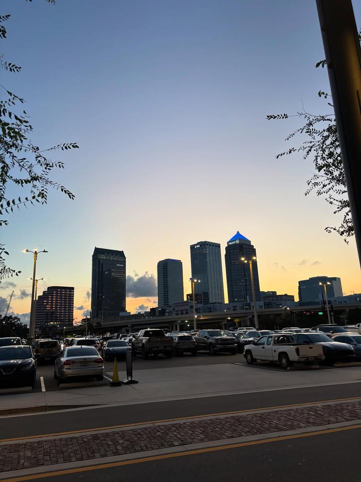 CAMIOFWEB3's tweet image. Lock in hard🔒dreams do come true
Can I get a GM?.
#gm 
#motivated