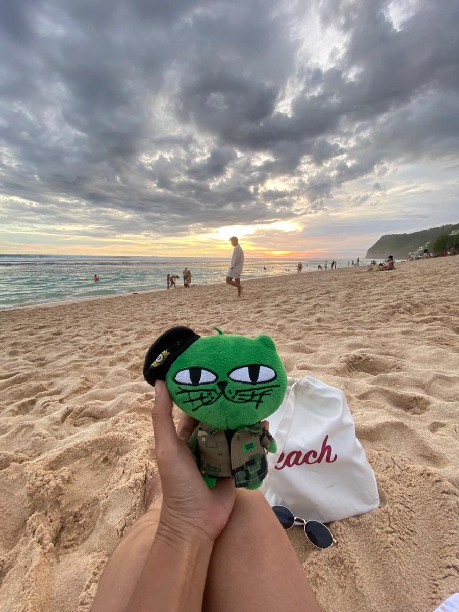 jufialfi's tweet photo. Some people find love in someone they can't even have. That's okay 💚

#OkTaecYeon #okcat #mine https://t.co/RWWhd5l83l