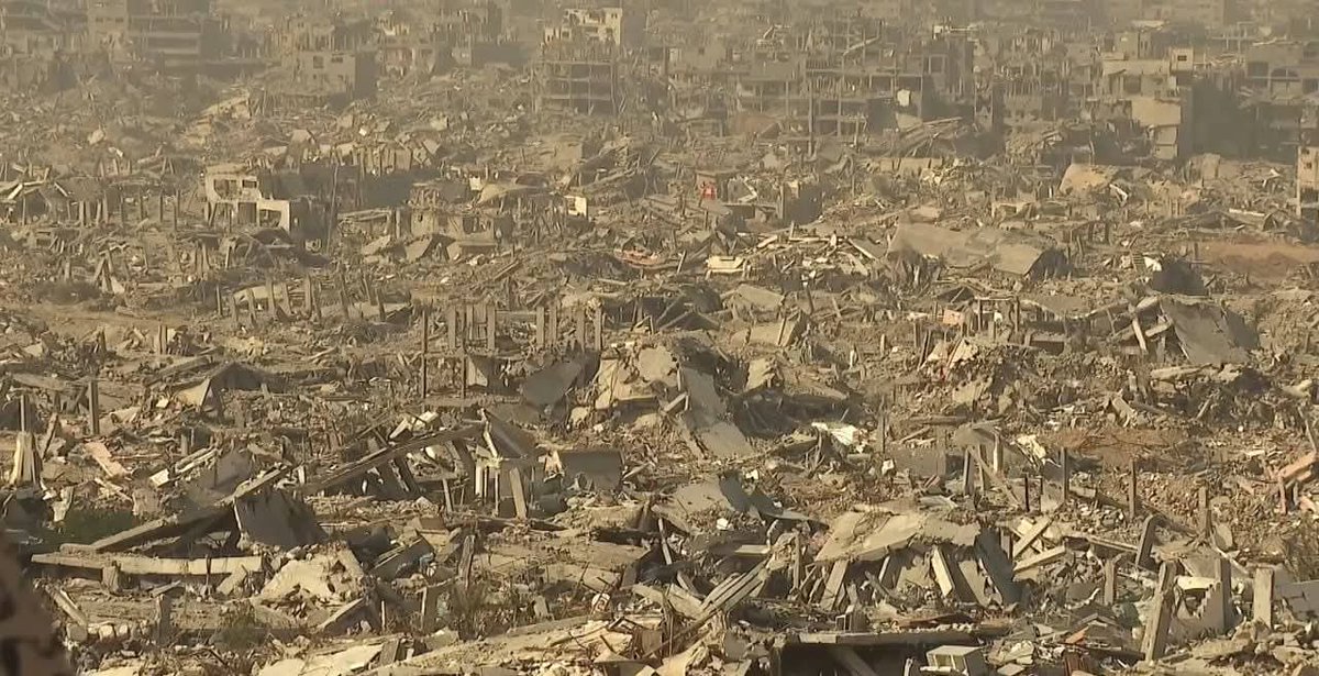 PalPress24's tweet image. I have never seen destruction like this in my life — as if a devastating hurricane had struck the area.
These were the words of journalist John Irvine, a correspondent for a British news channel, who managed to enter northern Gaza accompanied by the Israeli army — the only route…