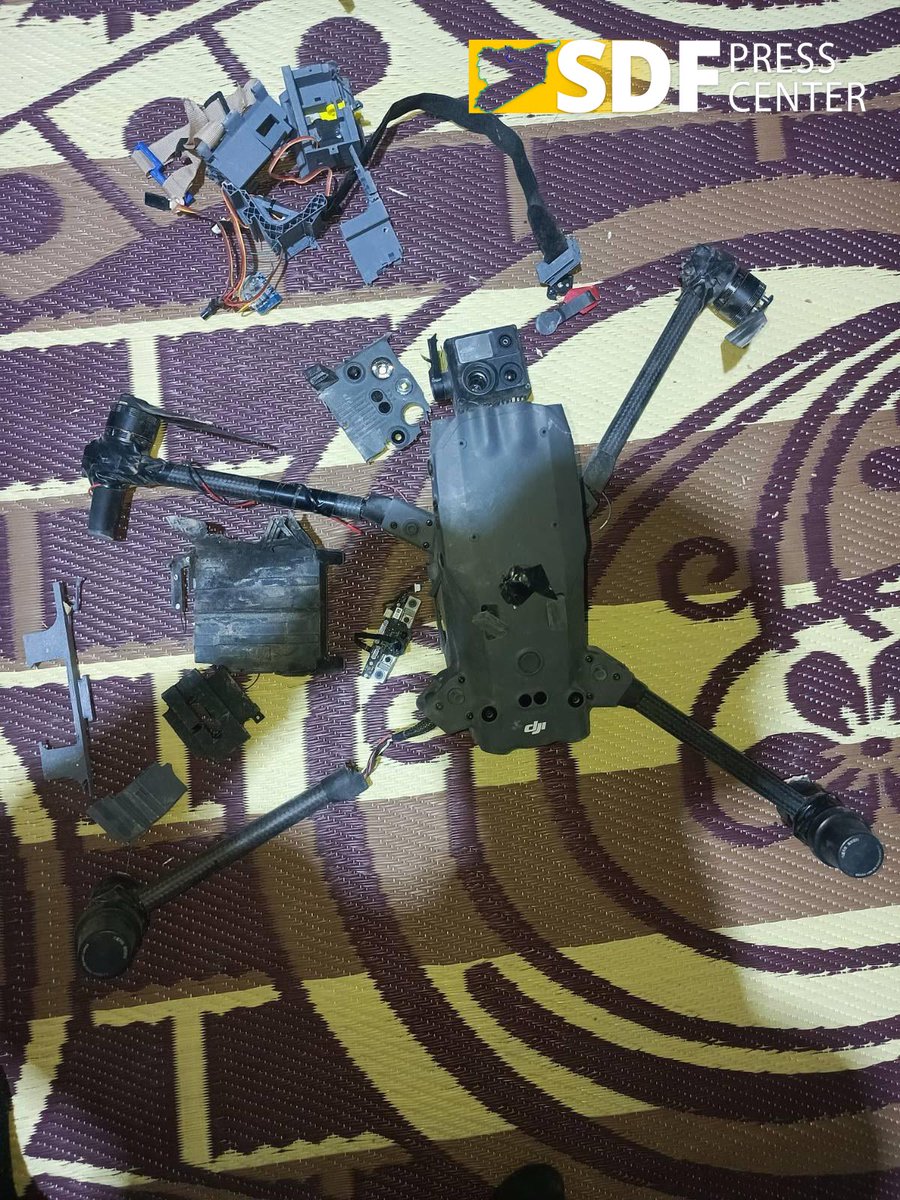 SDF_Syria's tweet image. قواتنا تُسقِط مسيّرتين لداعش انطلقتا من نقاط تمركز فصائل حكومة دمشق 

قامت قواتنا، قوات سوريا الديمقراطية، عصر اليوم، بإسقاط طائرتين مسيرتين نوع &quot;درون&quot; مصدرهما نقاط تمركز فصائل حكومة دمشق على محور قرية غانم العلي في الريف الشرقي للرقة والتي تتعرض منذ أسبوع للهجمات من قبل فصائل…